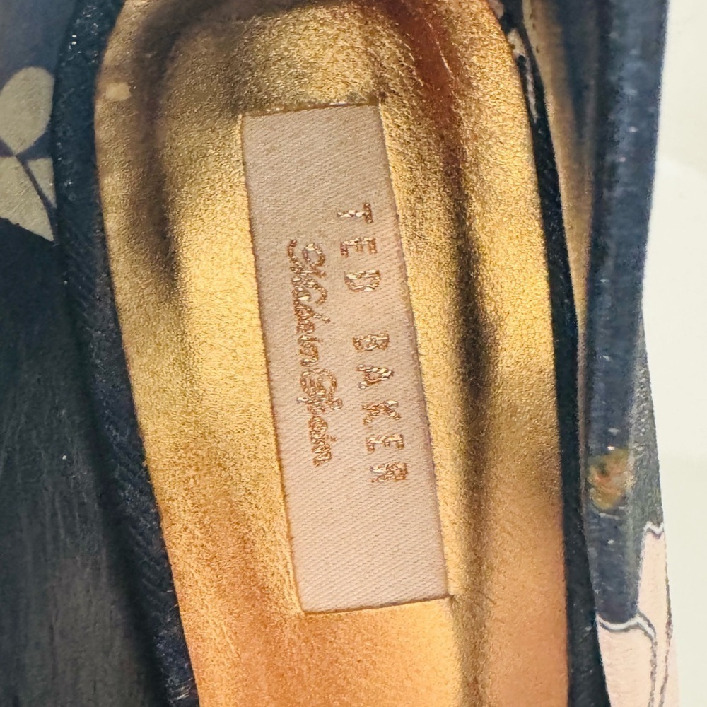 Ted Baker Moniirra Navy Heels with Rose Gold, Butterfly and Floral Design Sz 9.5 - Picture 3 of 10
